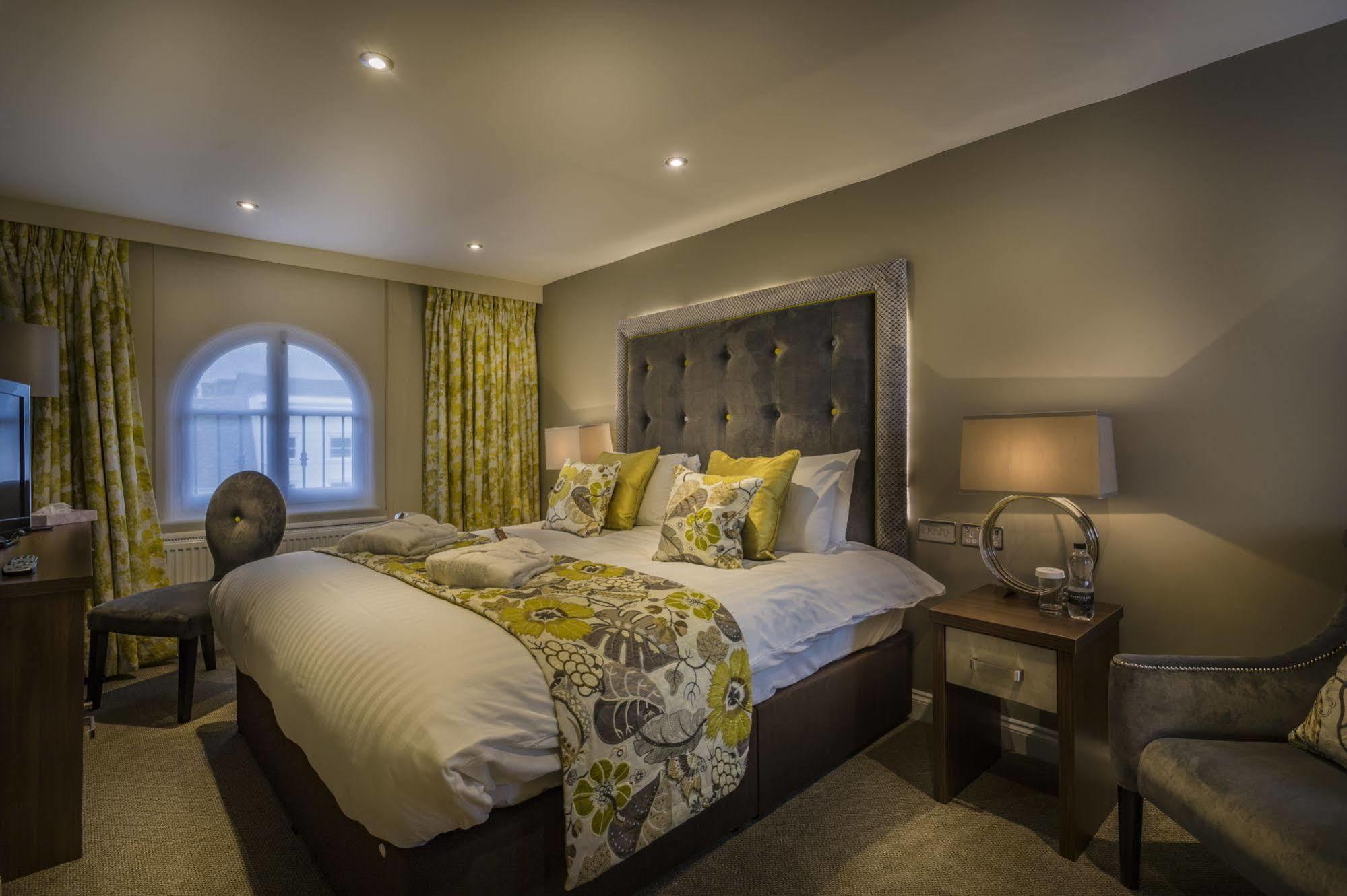 The Golden Lion Hotel, St Ives, Cambridgeshire - The Coaching Group Hotel 4*
